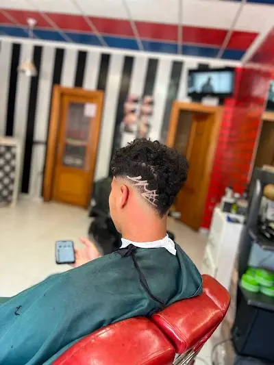 Peluquería & Barbería Griezmane — Peluquería en Roldán