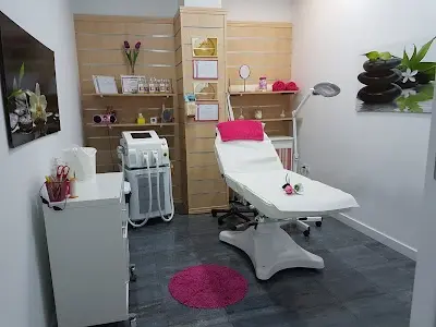 CENTRO LÁSER LUNA — Peluquería en Las Torres de Cotillas