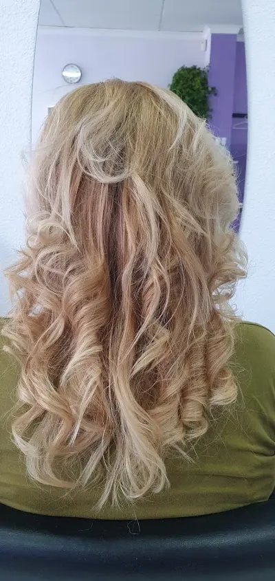 Nubia Betancurt Peluqueria — Peluquería en Torrevieja