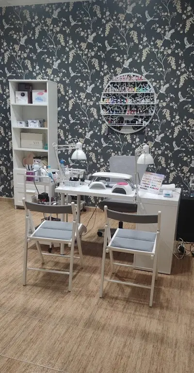 LuxNails — Peluquería en Alquerías
