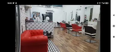 Mariano González Peluqueros — Peluquería en Javalí Nuevo