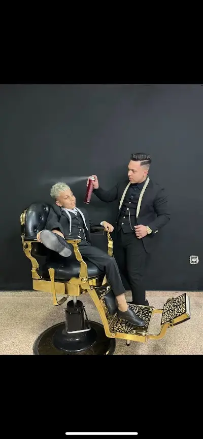 BARBER ARTURO — Barbería en Hellín