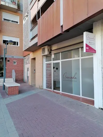 Ananda Centro Médico Estético — Peluquería en Santiago y Zaraíche