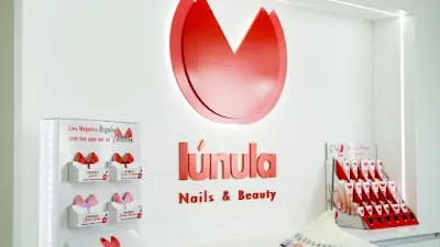 Salón de uñas LUNULA. C/ Sevilla N 34 — Peluquería en Molina de Segura