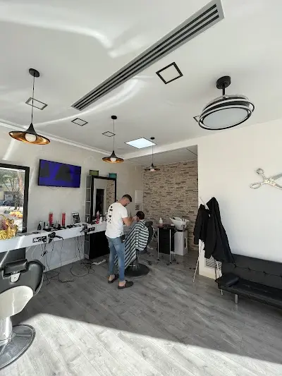 Peluquería Zona 13 — Peluquería en Mula