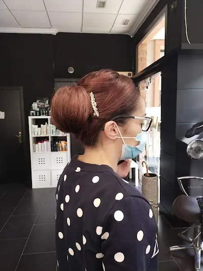 Cristina Salón de Belleza — Peluquería en Lo Pagan