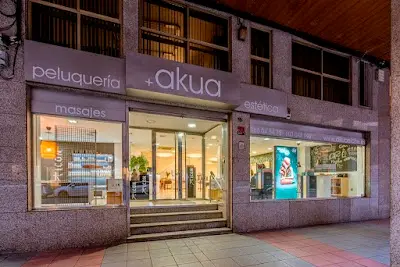 Akua Estilistas Yolanda Jiménez — Peluquería en Elx