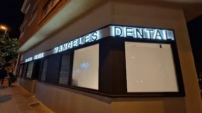 Clínica Dental Dra. Mari Ángeles Pérez — Peluquería en Mula