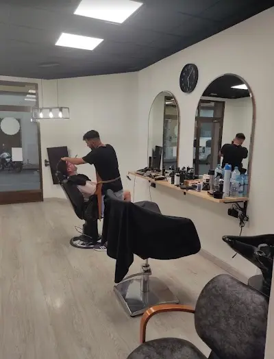 Klasse Barber Studio — Peluquería en Cabezo de Torres