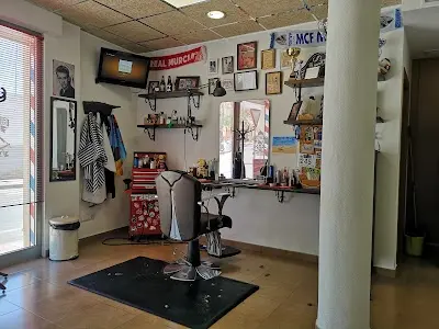 Barberia Gironés — Peluquería en Corvera