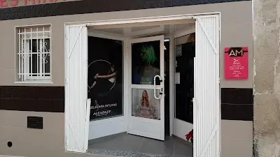 Ángeles Mira Peluquería — Peluquería en Benferri