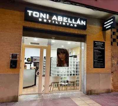 TONI ABELLÁN ESTILISTAS — Peluquería en Zarandona
