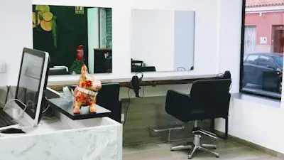 Joaquín Zaragoza Peluquería — Peluquería en Guardamar del Segura