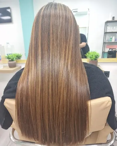 Klaudia Petrova Luxe Hair Salon — Peluquería en Murcia