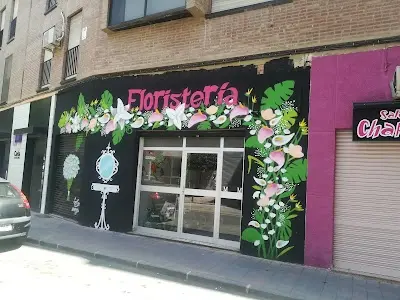 M&M Peluquería y Floristería — Peluquería en Murcia