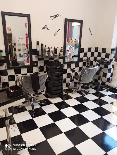 Peluquería Atenea — Peluquería en Novelda