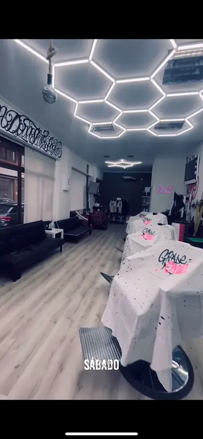 Gradeone — Peluquería en Elda