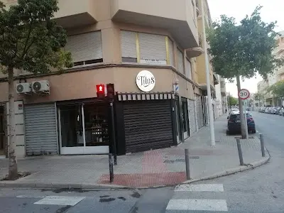 Tito’s Barber — Peluquería en Elx