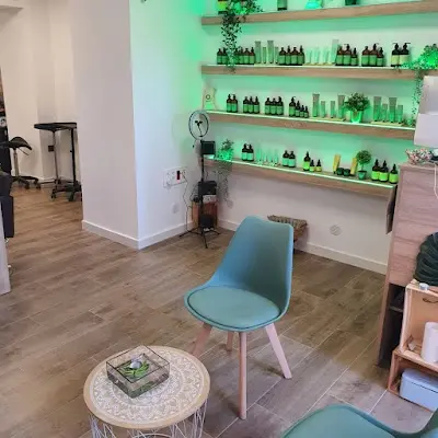 AYONA ESTILISTAS — Peluquería en Orihuela