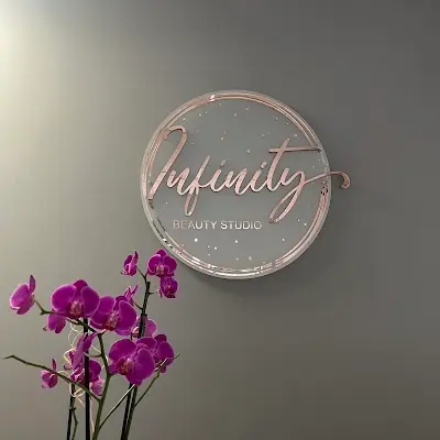 Infinity Beauty Studio — Peluquería en Los Montesinos